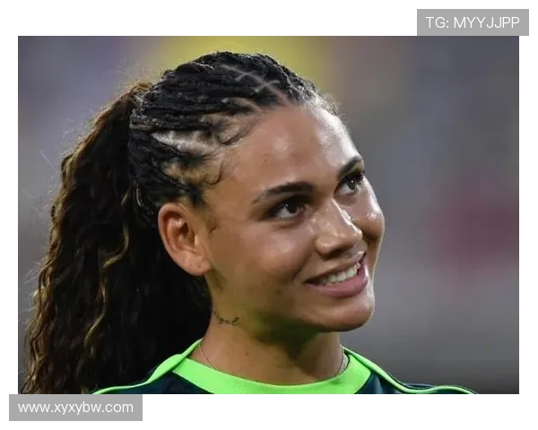 罗德曼女儿两百万年薪登顶女足